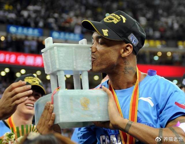 马布里在NBA赚了1.5亿美金，那他在CBA赚了多少？|艾弗森|明尼苏达森林狼队|纽约尼克斯队|篮球薪资对比|布鲁克林篮网队_新浪体育_新浪新闻